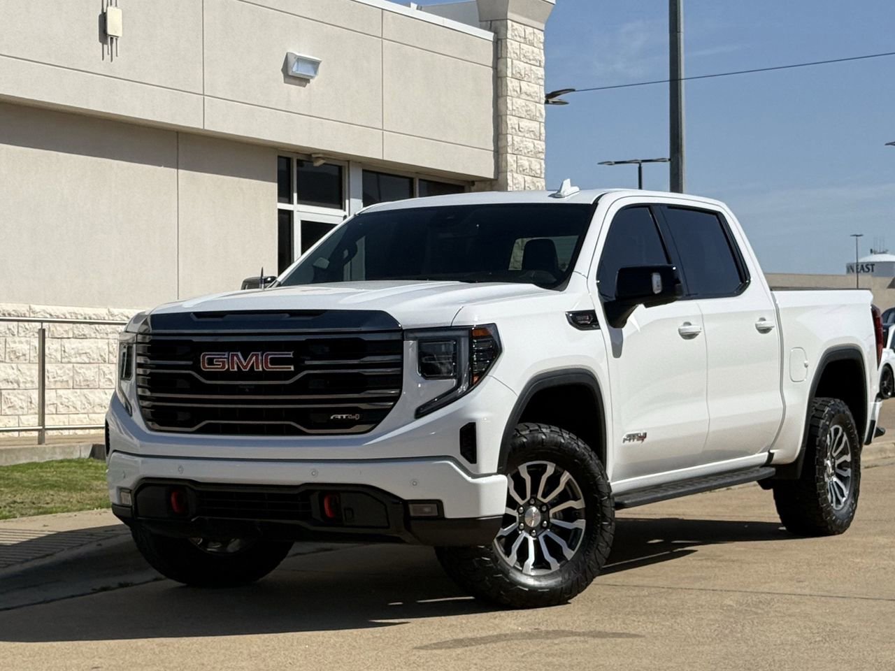 Used 2023 GMC Sierra 1500 AT4 w/ AT4 Preferred Package image 2