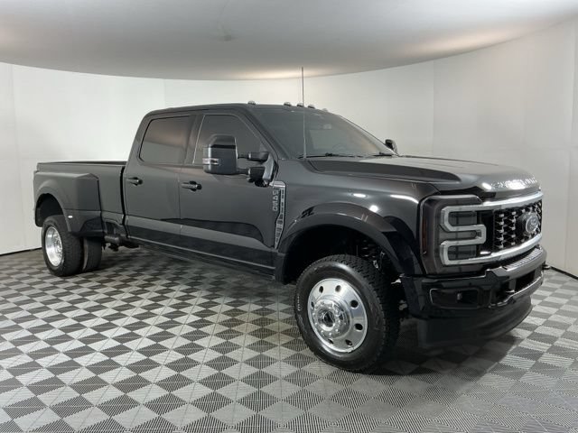 Certified 2025 Ford F450 Platinum w/ FX4 Off-Road Package AWD/4WD image 3