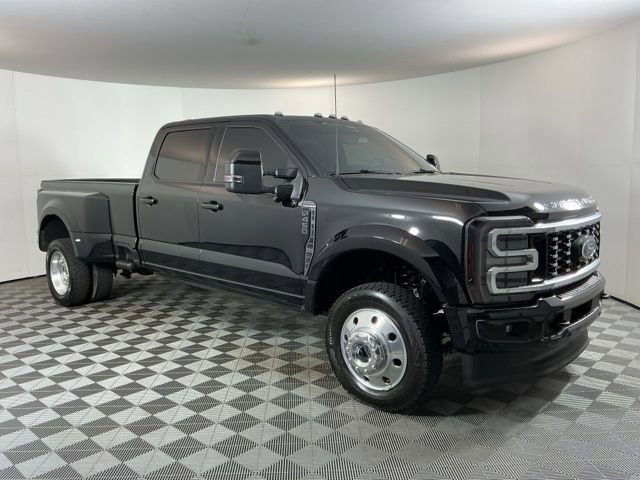 Certified 2025 Ford F450 Platinum w/ FX4 Off-Road Package AWD/4WD image 3