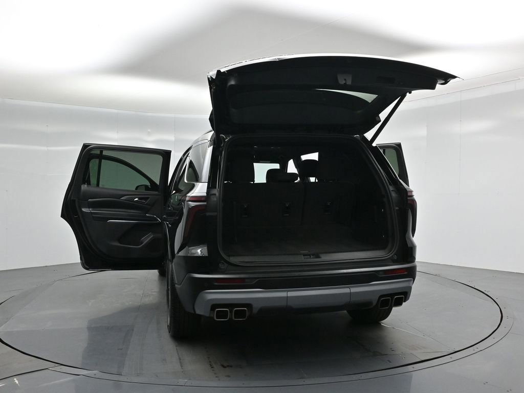 Used 2024 Chevrolet Traverse LT image 51