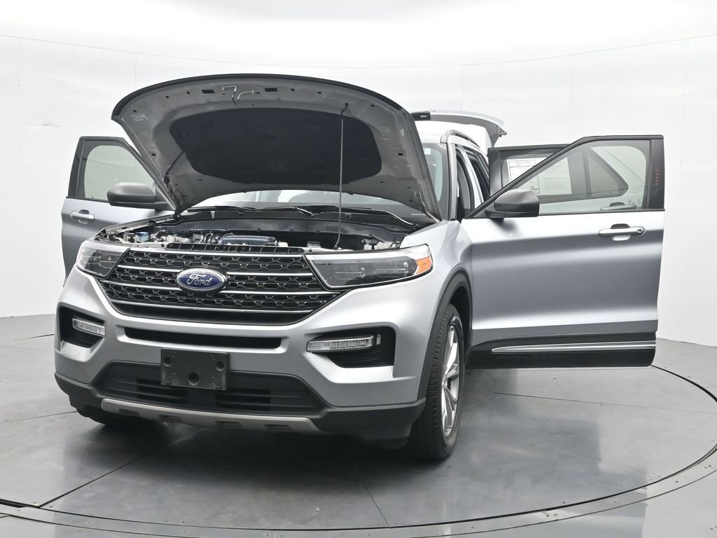 Certified 2023 Ford Explorer XLT w/ Equipment Group 202A RWD image 22