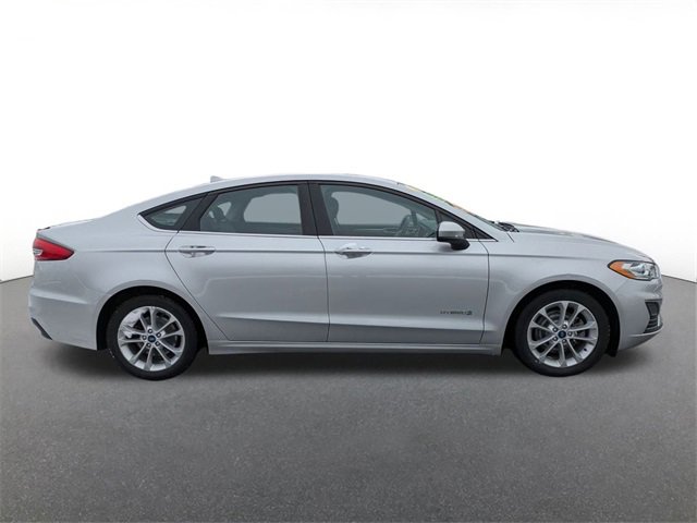 Certified 2019 Ford Fusion SE image 2