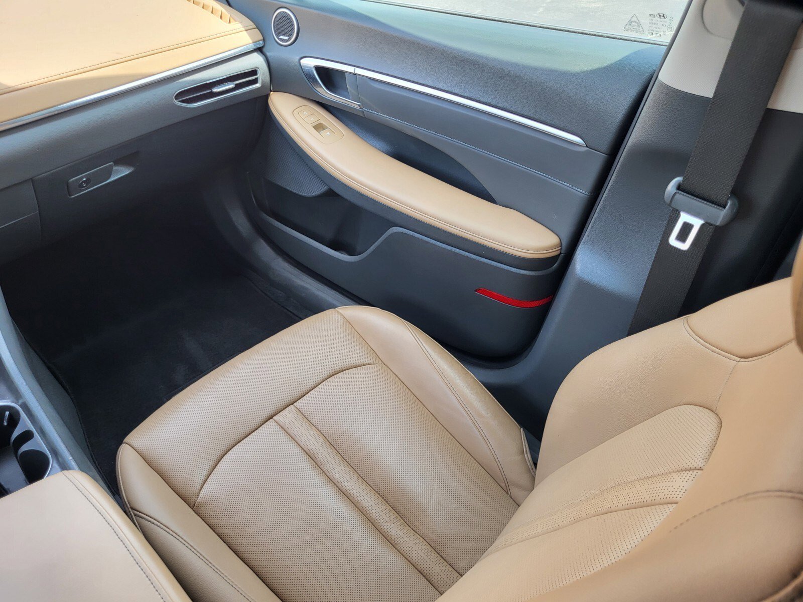 Used 2022 Hyundai Sonata Limited FWD image 16