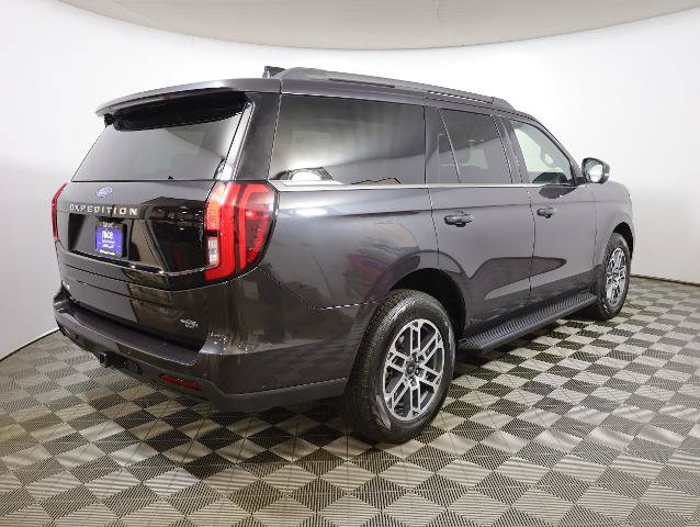 Certified 2025 Ford Expedition Active AWD/4WD image 5