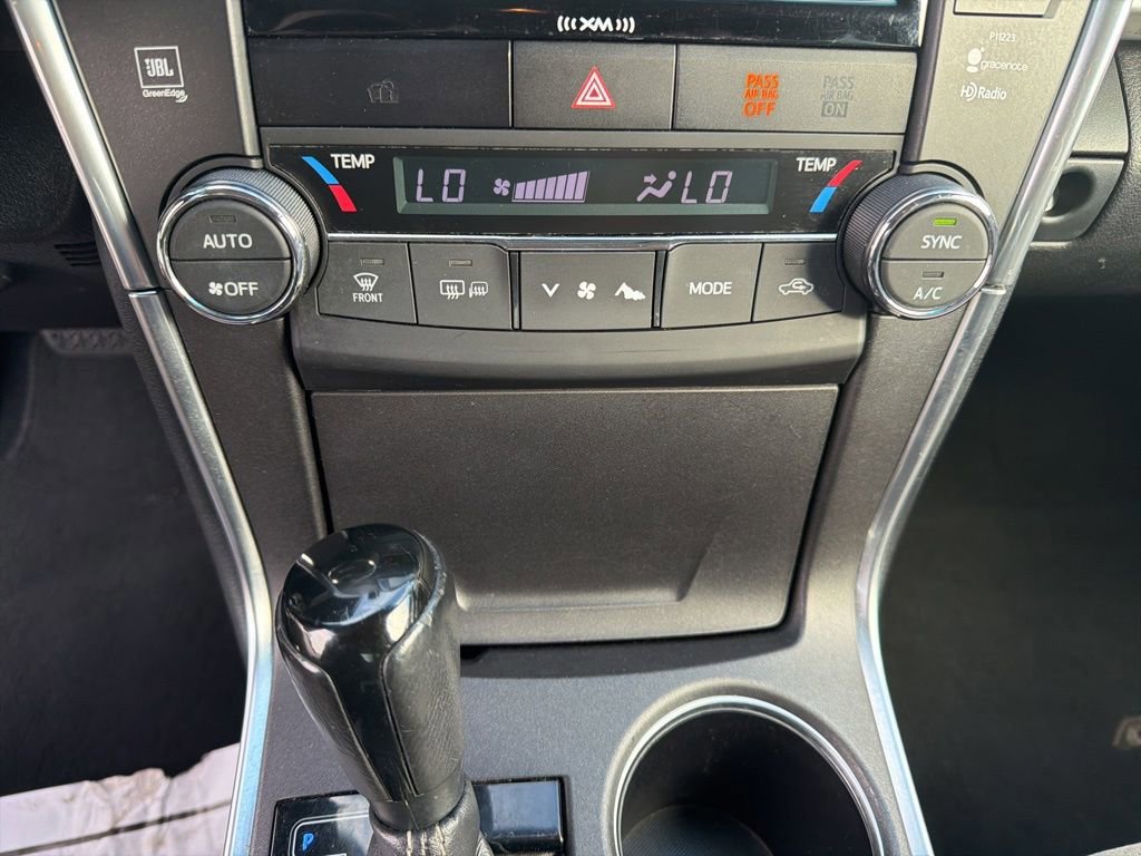 Used 2017 Toyota Camry XSE image 17