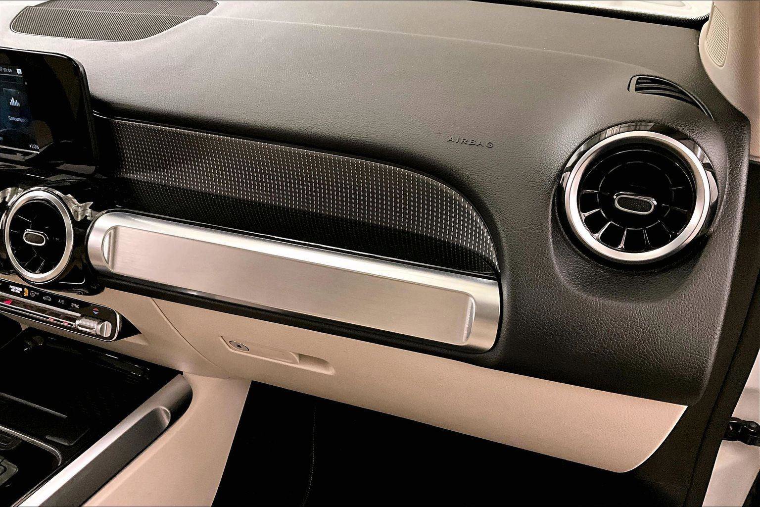 Used 2021 Mercedes-Benz GLB 250 4MATIC image 15