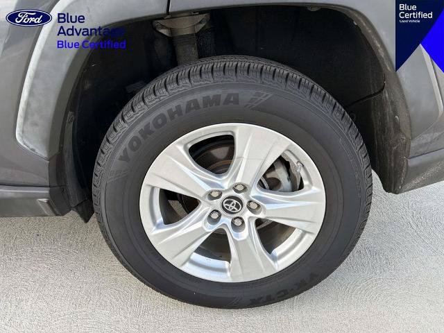 Used 2019 Toyota RAV4 LE w/ Carpet Mat Package AWD/4WD image 18