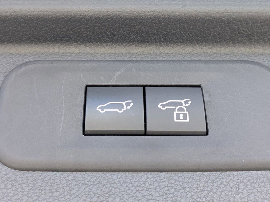 Used 2024 Toyota Grand Highlander AWD image 16