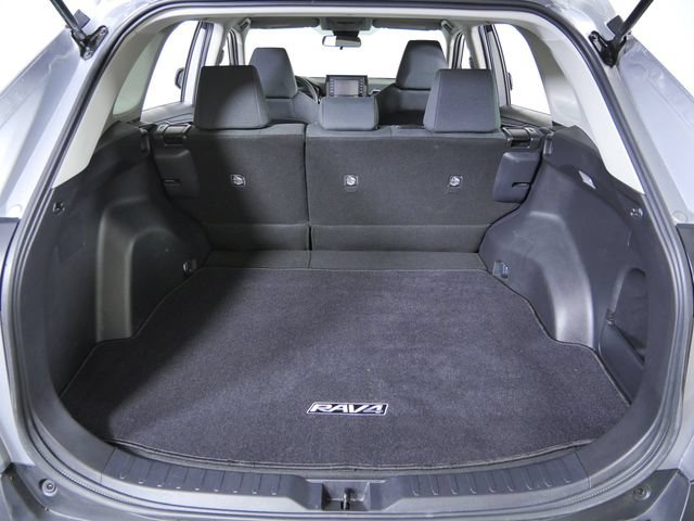 Used 2021 Toyota RAV4 LE w/ Carpet Mat Package (TMS) FWD image 9