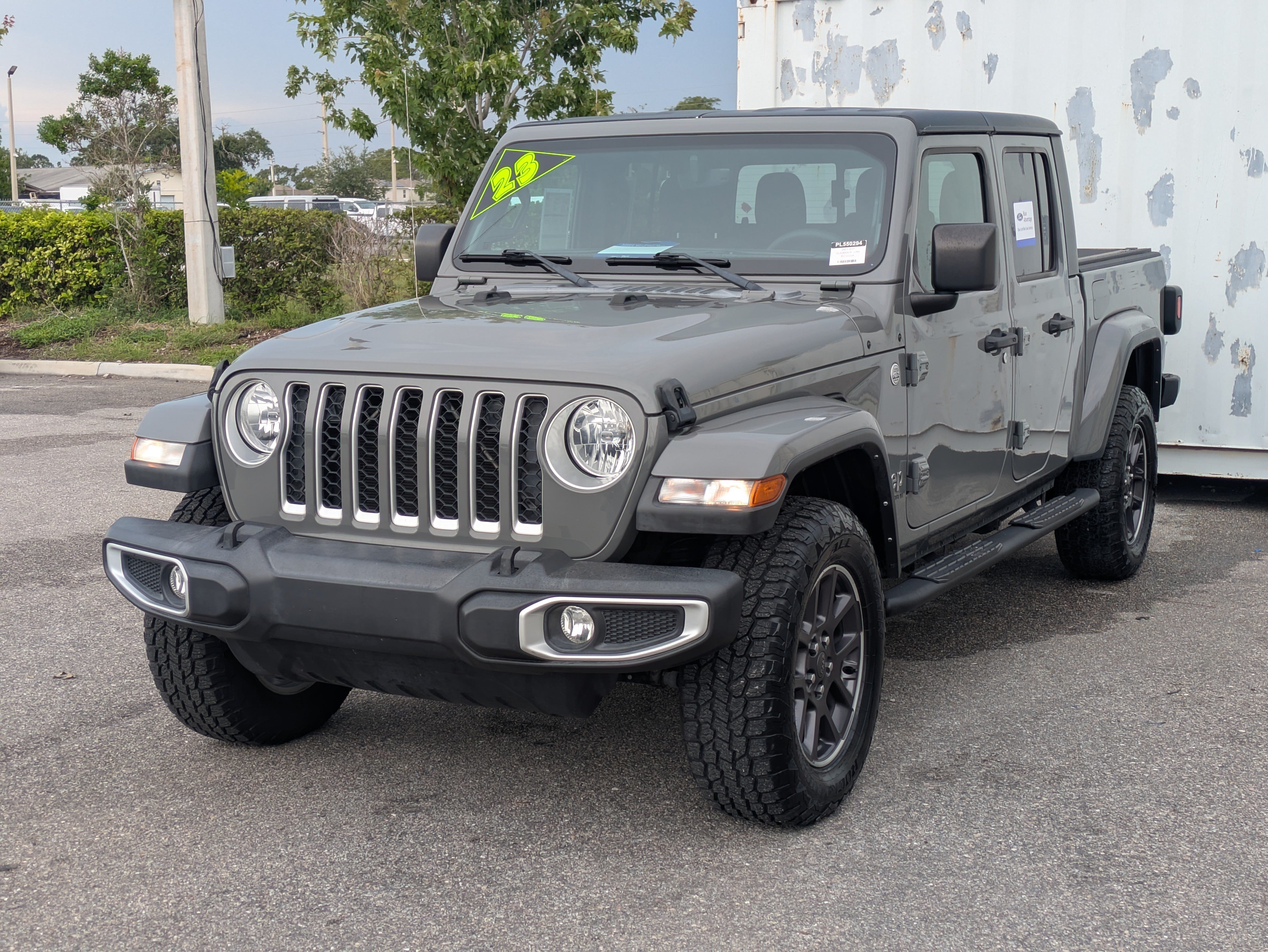 Used 2023 Jeep Gladiator Overland AWD/4WD image 8