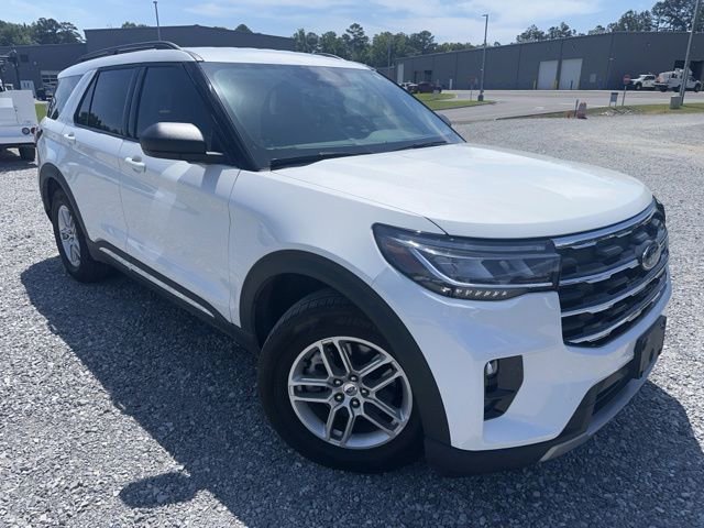 Certified 2025 Ford Explorer Active w/ Active Comfort Package RWD image 2