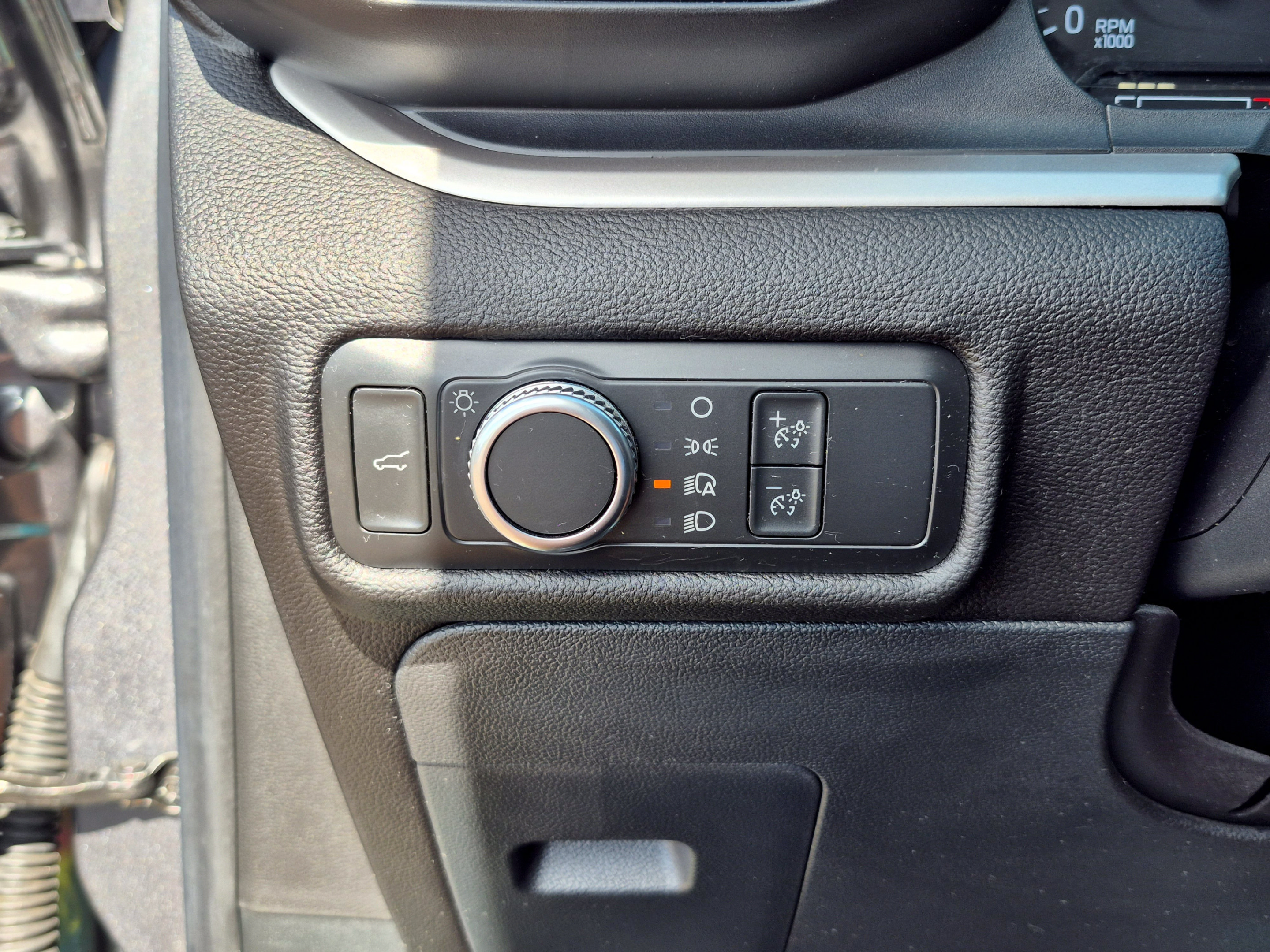 Certified 2022 Ford Explorer XLT RWD image 29