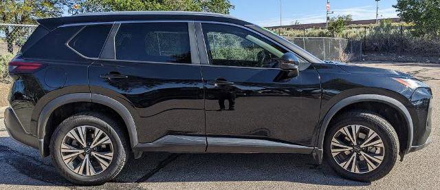 Used 2023 Nissan Rogue SV w/ SV Premium Package AWD/4WD image 2