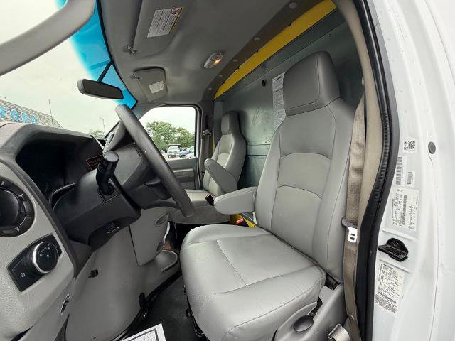 Certified 2022 Ford E-350 and Econoline 350 Super Duty w/ Power Windows & Locks Group RWD image 10