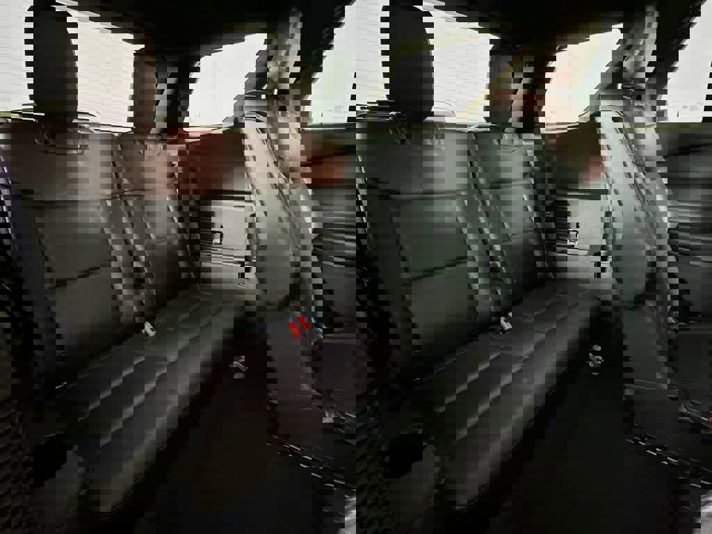 Certified 2021 Ford Explorer Platinum w/ Equipment Group 601A image 32