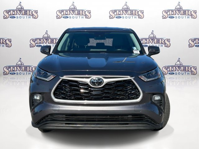 Used 2021 Toyota Highlander LE FWD image 8