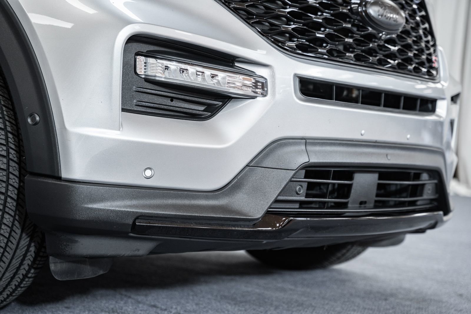 Certified 2020 Ford Explorer ST w/ ST Street Pack image 13