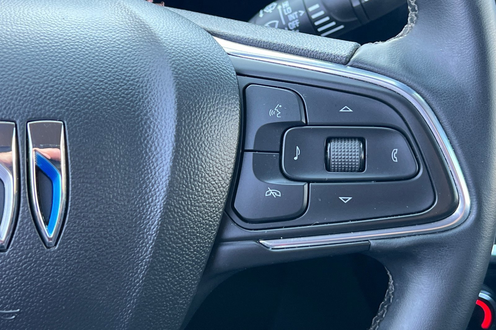 Used 2024 Buick Encore GX Sport Touring image 26