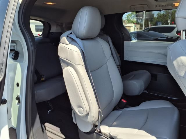 Used 2025 Toyota Sienna XLE w/ XLE Plus Package AWD/4WD image 20