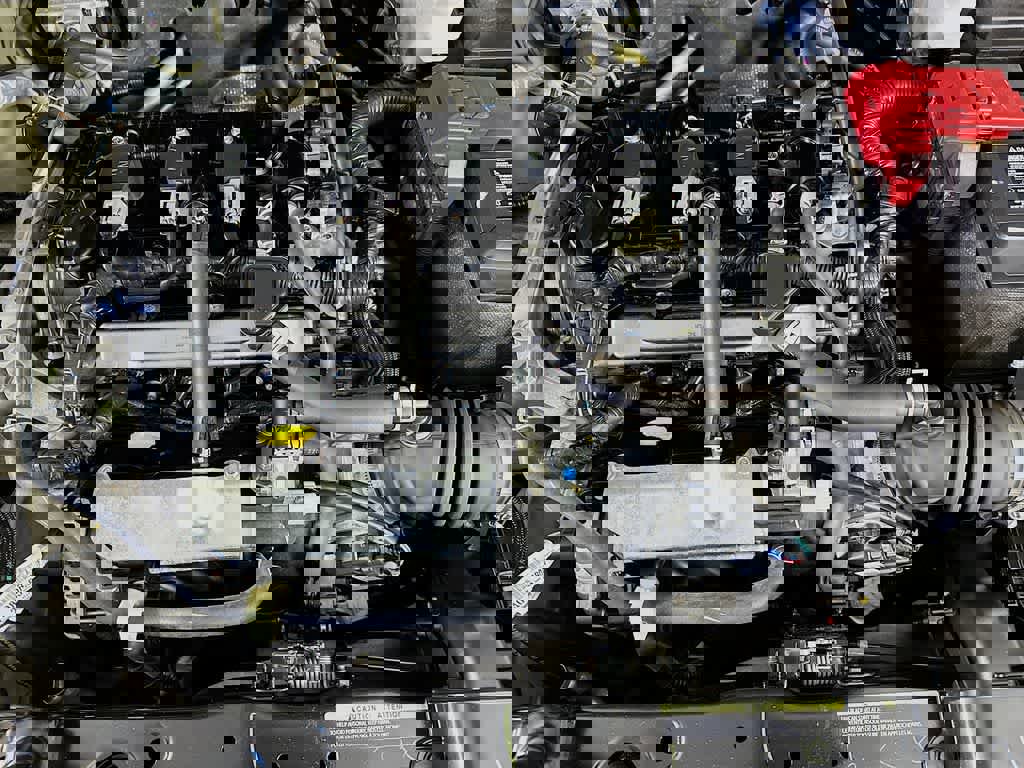 Used 2023 Nissan Versa SV image 9