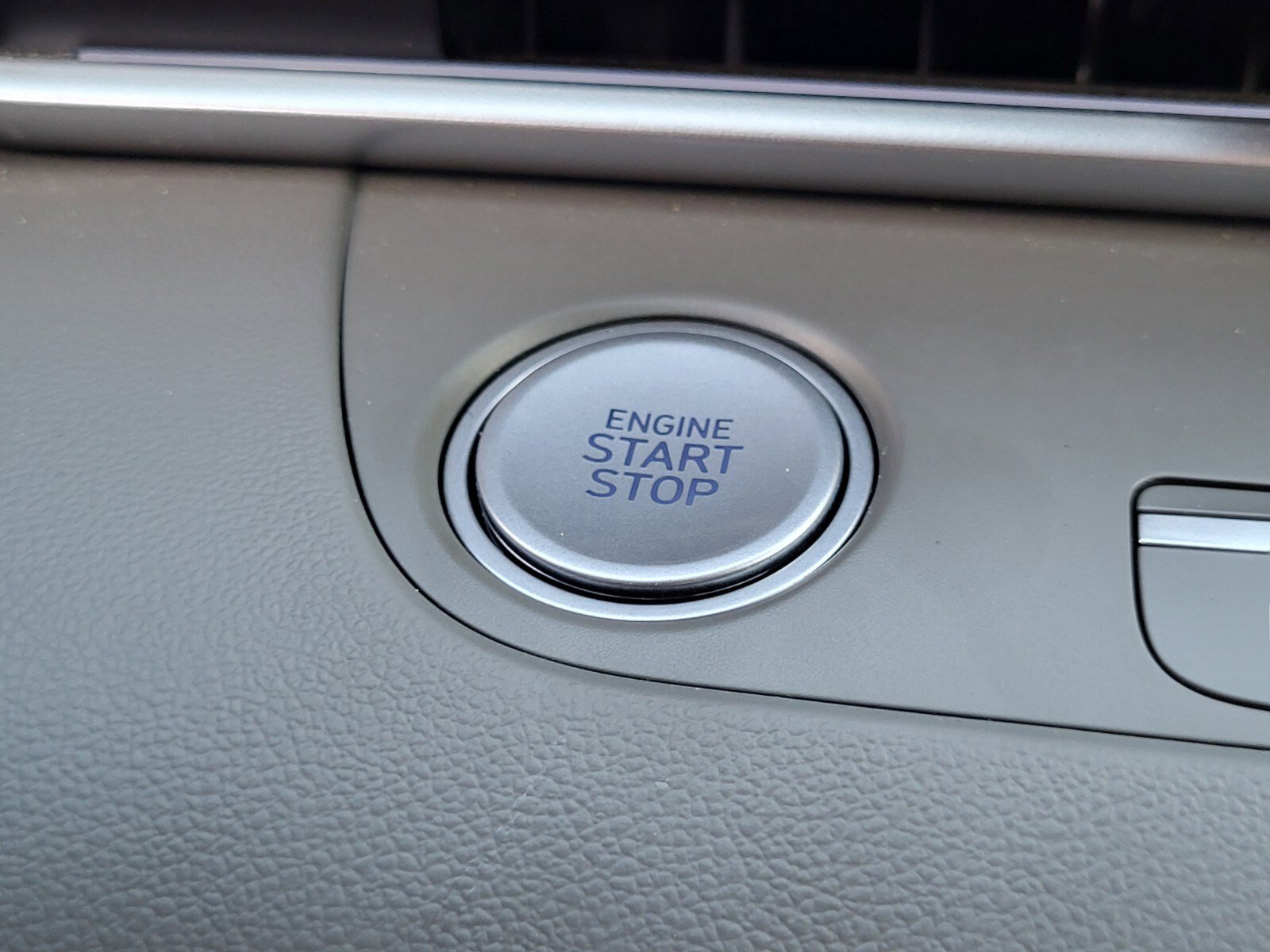 Used 2025 Hyundai Elantra SEL image 24