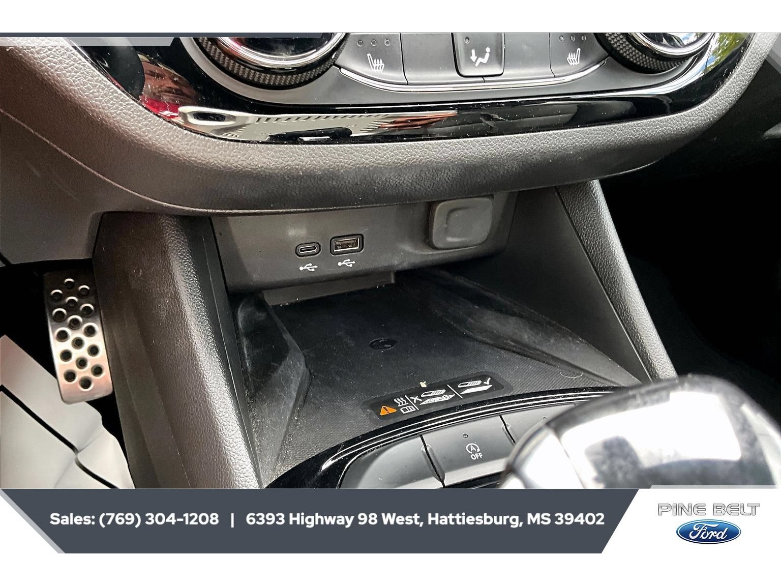 Used 2024 Buick Envista Sport Touring w/ Convenience I Package FWD image 24