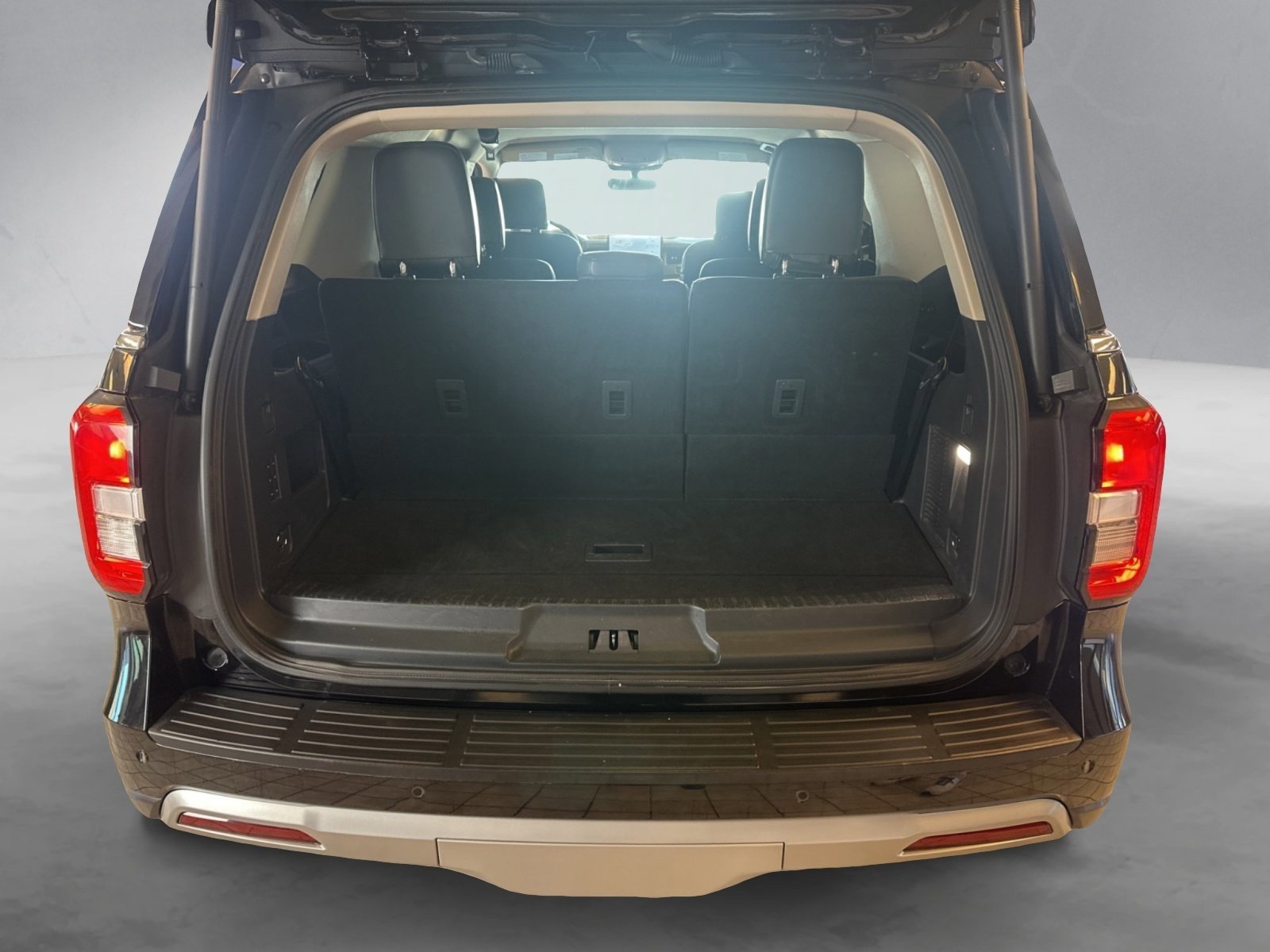 Certified 2024 Ford Expedition XLT image 22