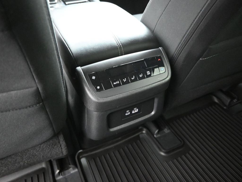 Used 2023 Nissan Pathfinder SV w/ SV Premium Package image 48