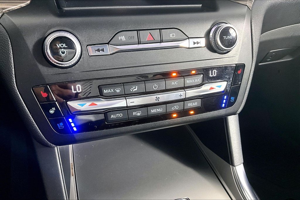 Certified 2020 Ford Explorer Limited AWD/4WD image 31