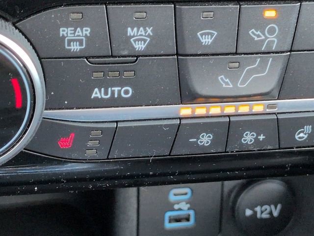 Certified 2022 Ford Escape SE w/ SE Sport Appearance Package image 23