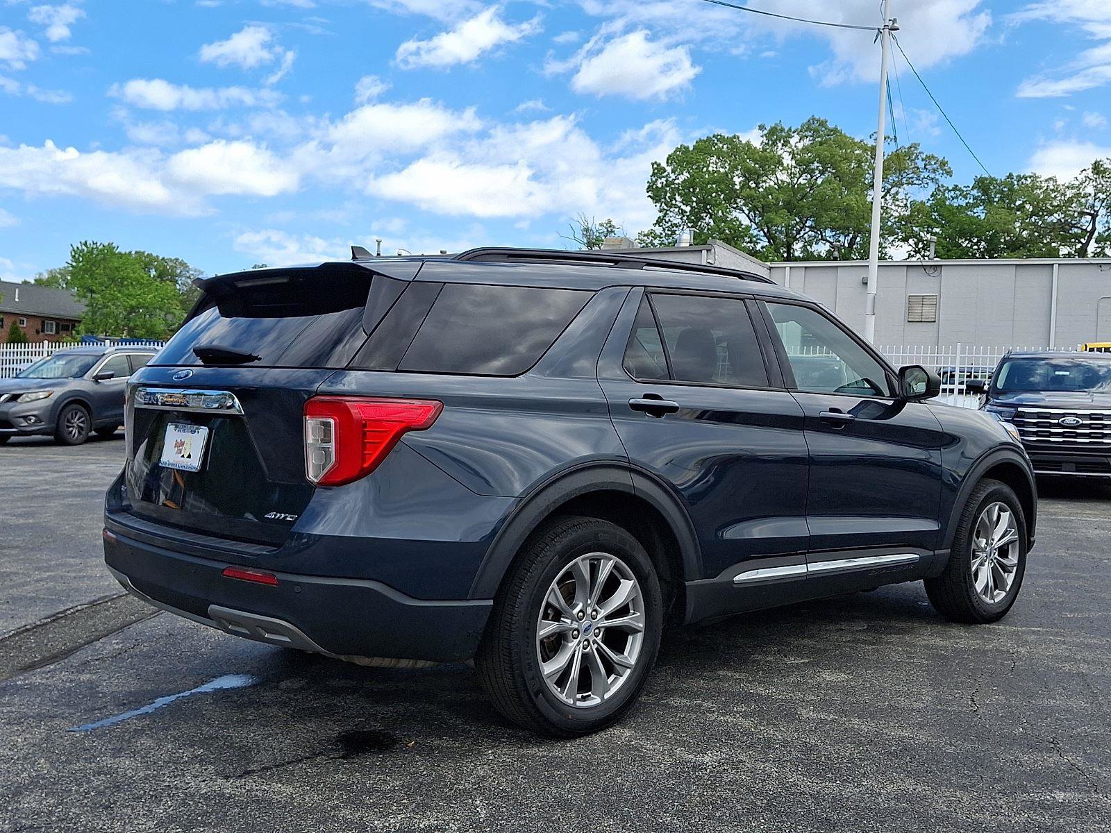 Certified 2023 Ford Explorer XLT w/ Equipment Group 202A AWD/4WD image 6