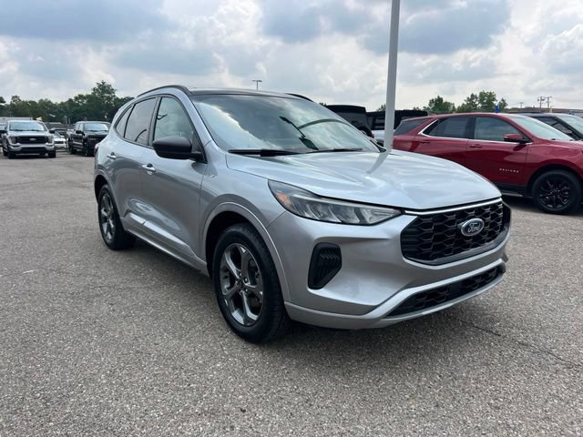 Certified 2024 Ford Escape ST-Line w/ Tech Pack #1 AWD/4WD image 3