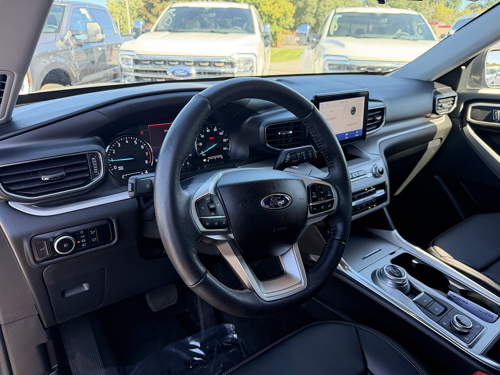 Certified 2023 Ford Explorer XLT w/ Equipment Group 202A AWD/4WD image 14