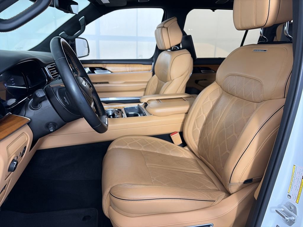 Used 2023 Jeep Grand Wagoneer L Series III w/ Rear Seat Video Group 1 image 11