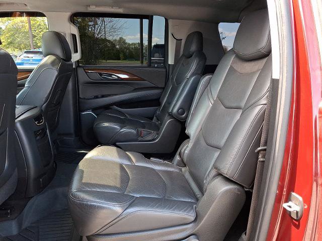 Used 2020 Cadillac Escalade ESV Luxury w/ Escalade Sport Edition AWD/4WD image 10