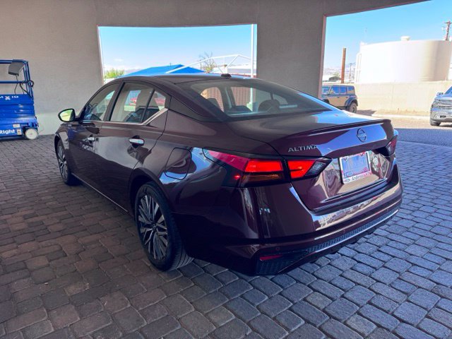 Used 2025 Nissan Altima 2.5 SV FWD image 3