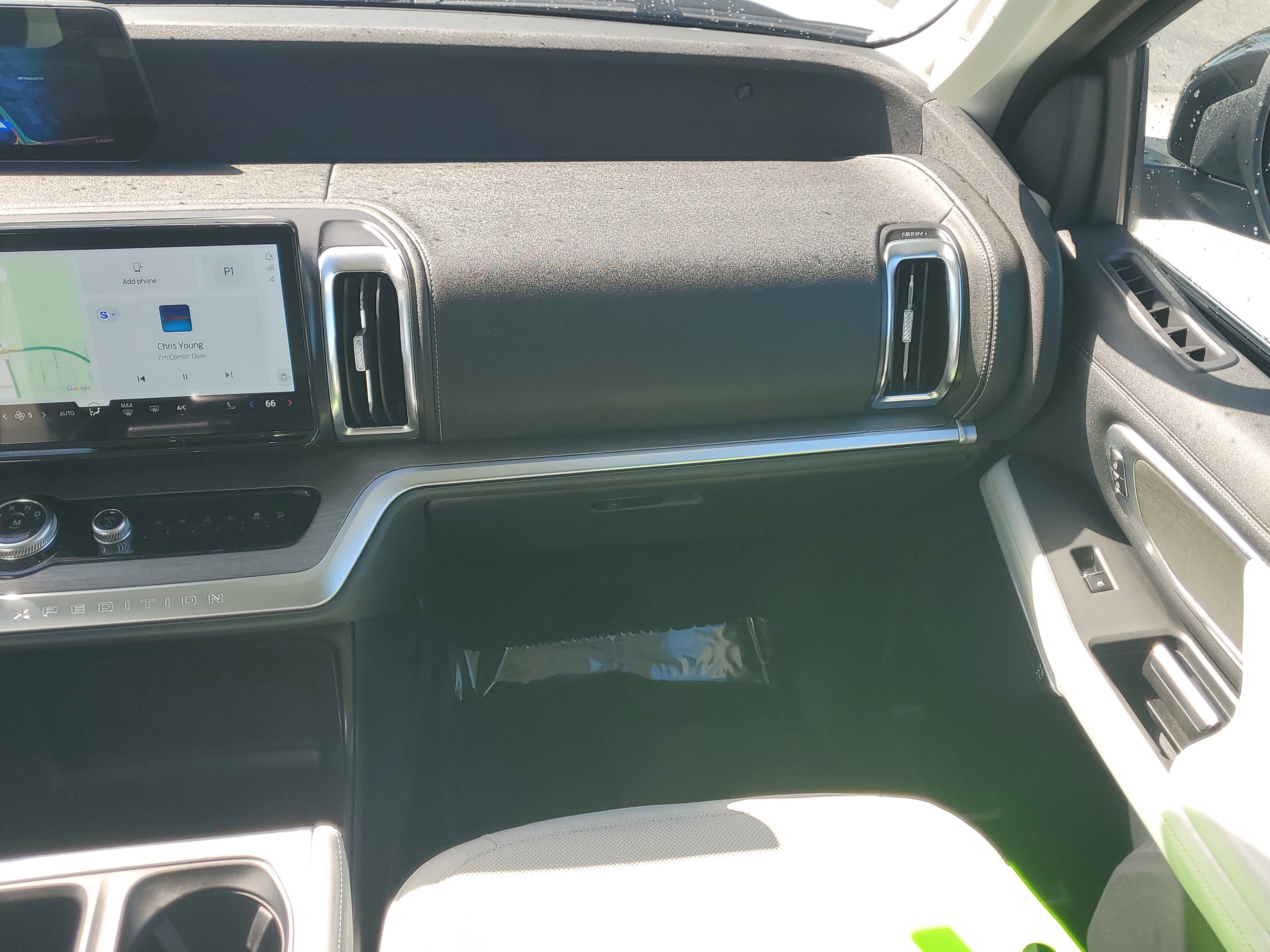 Certified 2025 Ford Expedition Platinum w/ Driver's Package image 17