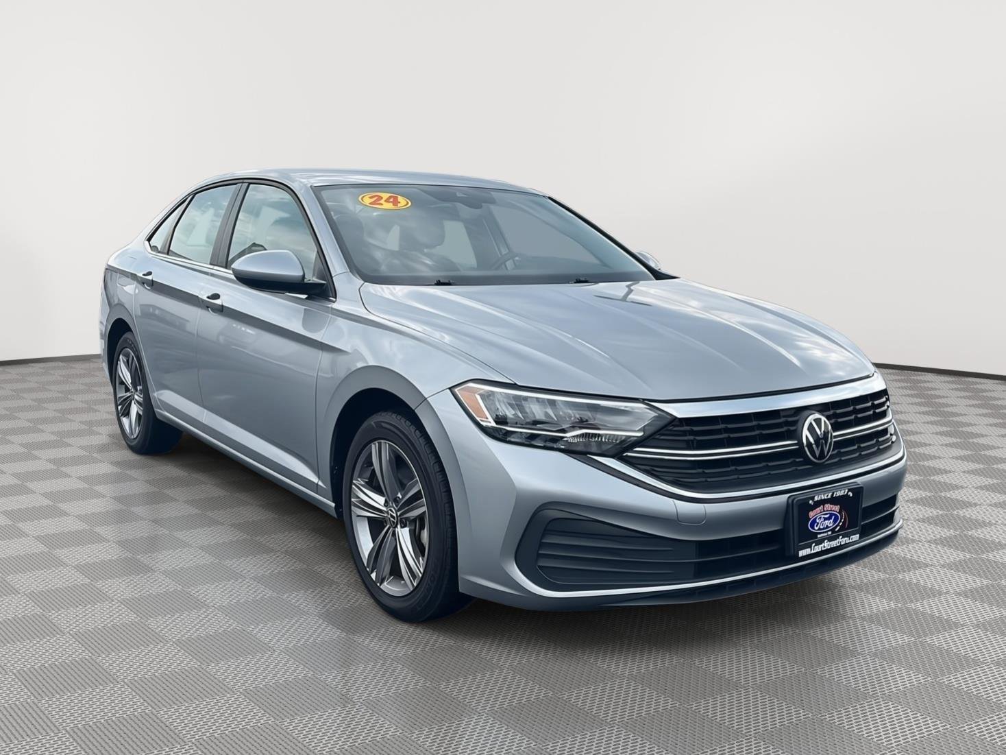 Used 2024 Volkswagen Jetta SE image 7