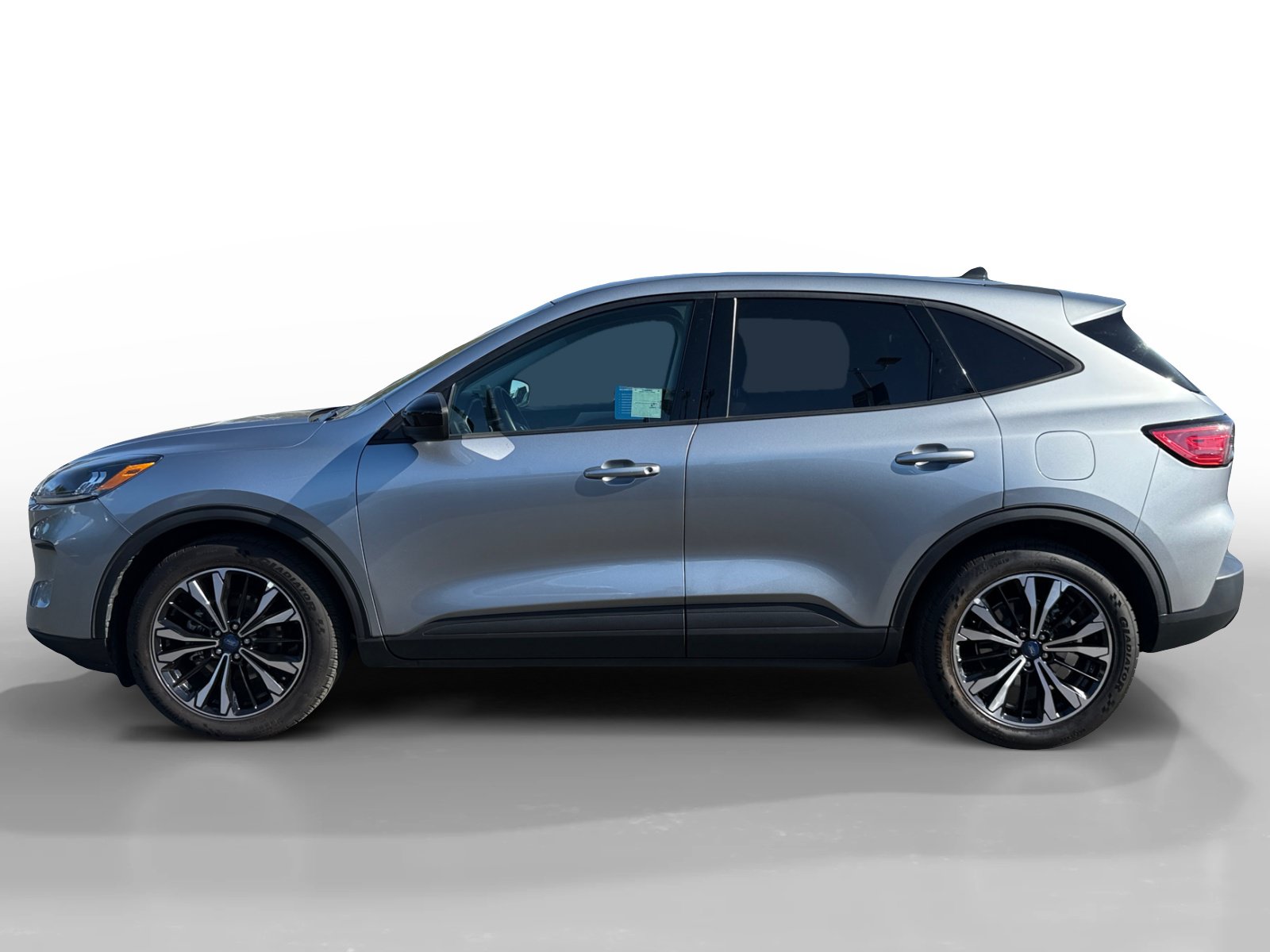 Certified 2022 Ford Escape SE w/ SE Sport Appearance Package FWD image 2