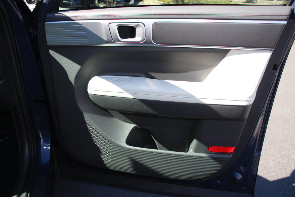Used 2025 Hyundai Santa Fe SEL AWD/4WD image 28