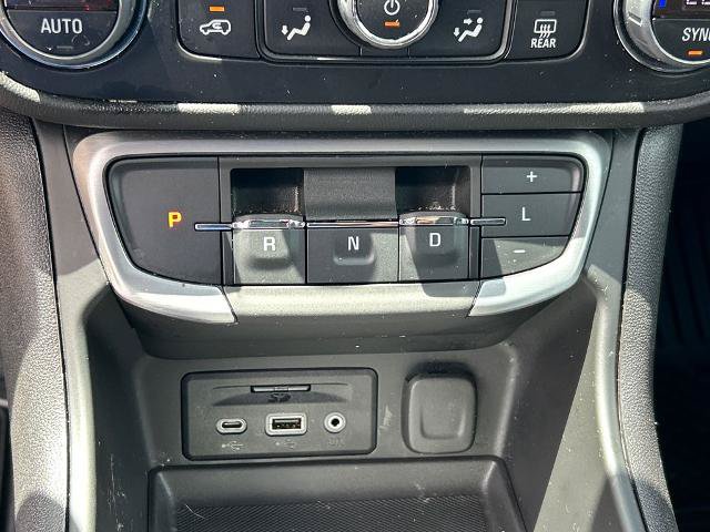 Used 2024 GMC Terrain SLE w/ Driver Convenience Package FWD image 20