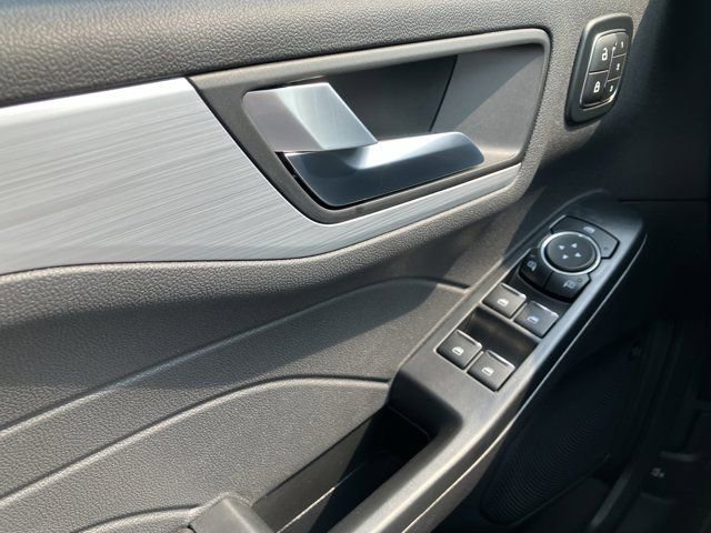 Certified 2025 Ford Escape SE w/ PHEV Premium Package FWD image 34