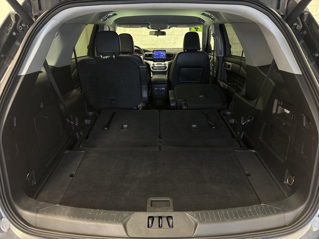 Certified 2022 Ford Explorer XLT w/ Equipment Group 202A image 6