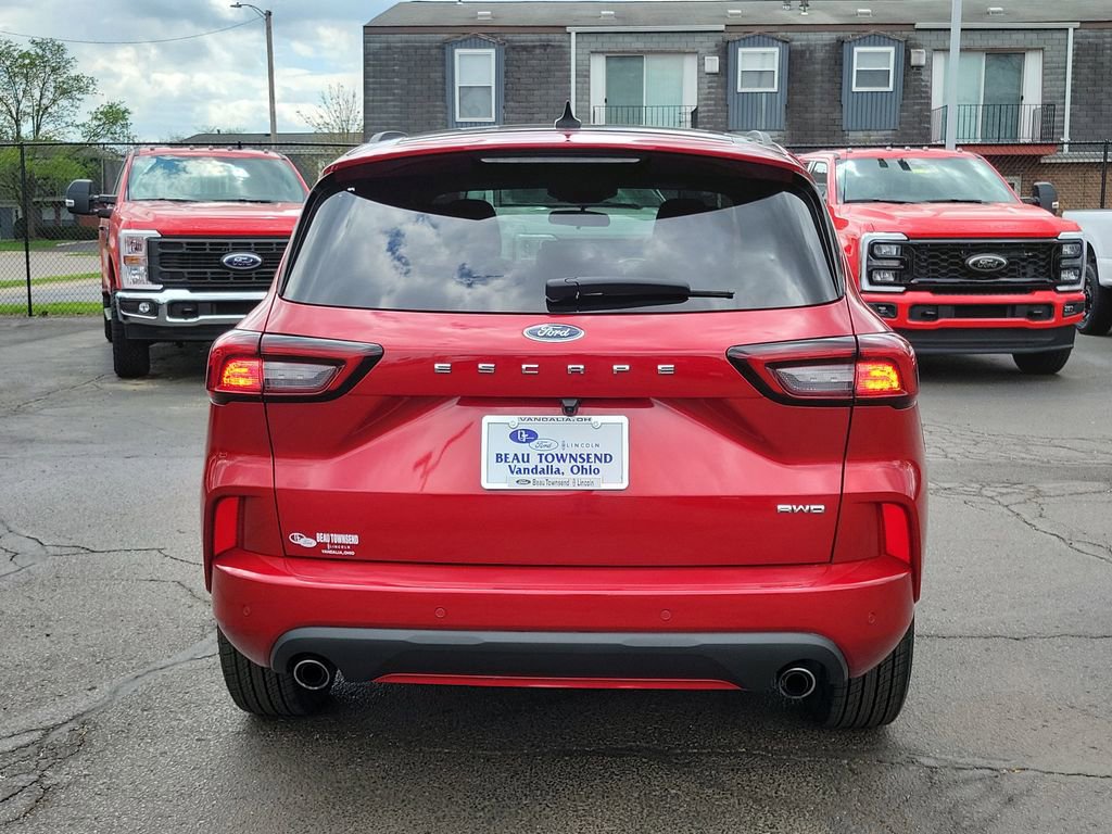 Certified 2023 Ford Escape ST-Line w/ Tech Pack #1 AWD/4WD image 4