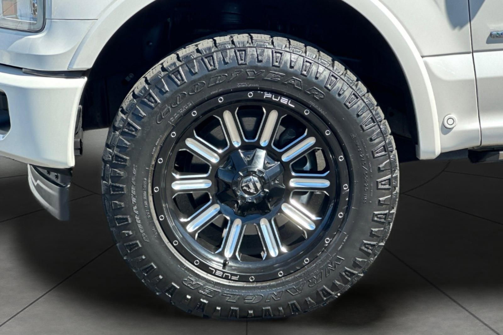 Certified 2017 Ford F150 Platinum w/ Equipment Group 701A Luxury image 30