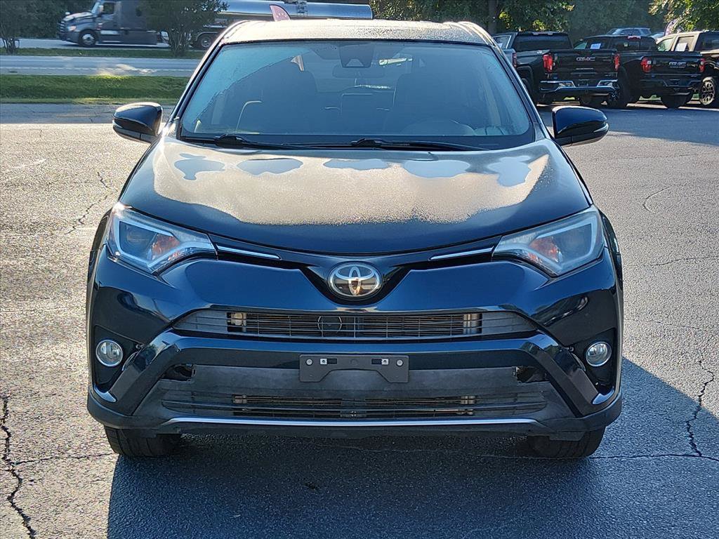Used 2018 Toyota RAV4 XLE w/ All Weather Liner Package AWD/4WD image 9