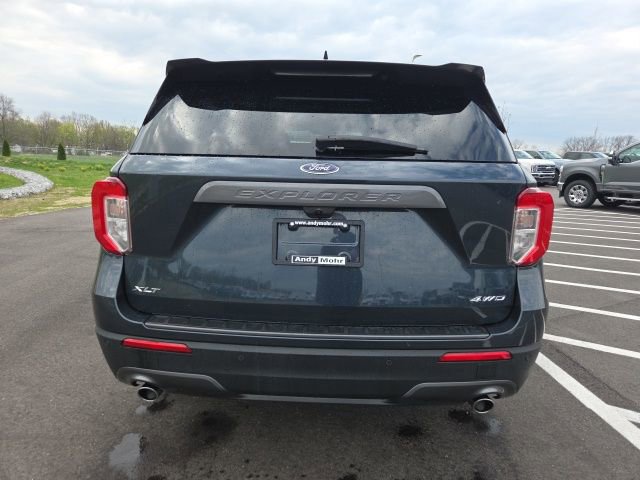 Certified 2022 Ford Explorer XLT w/ Equipment Group 202A image 3