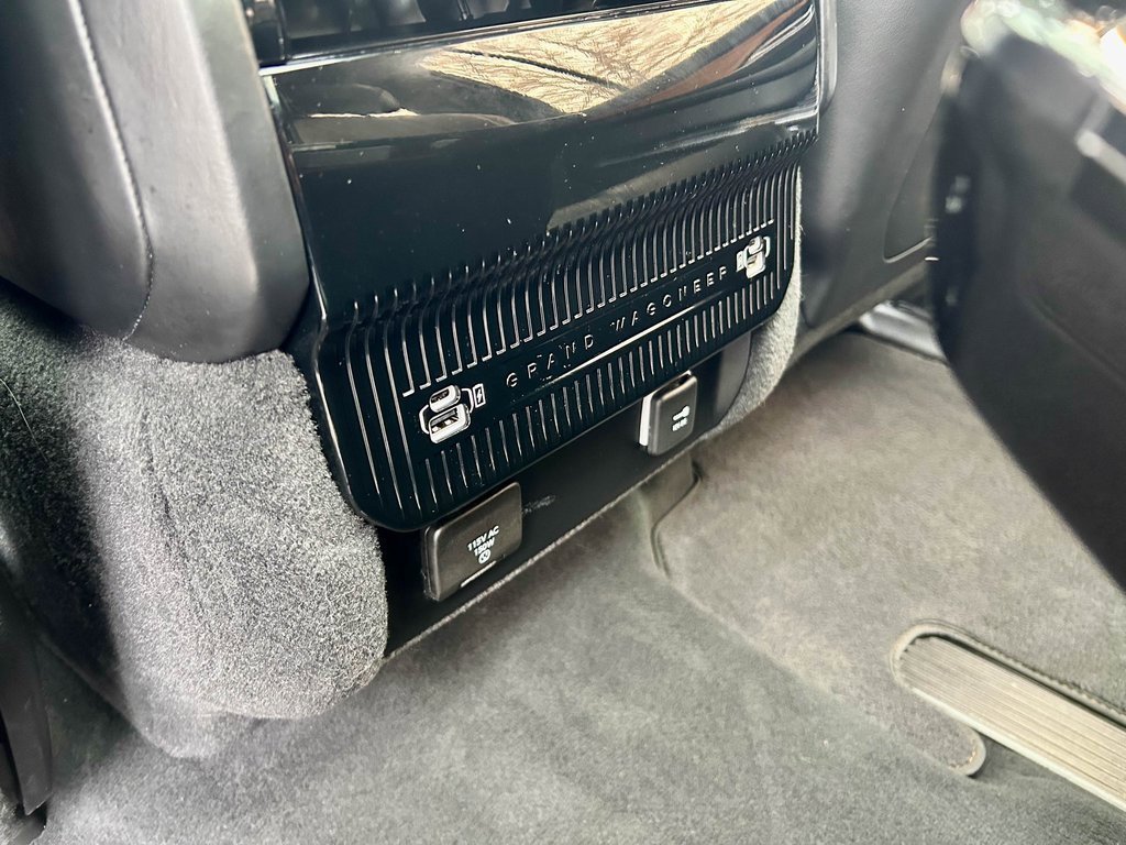 Used 2022 Jeep Grand Wagoneer Series III w/ Rear Seat Video Group 1 image 41