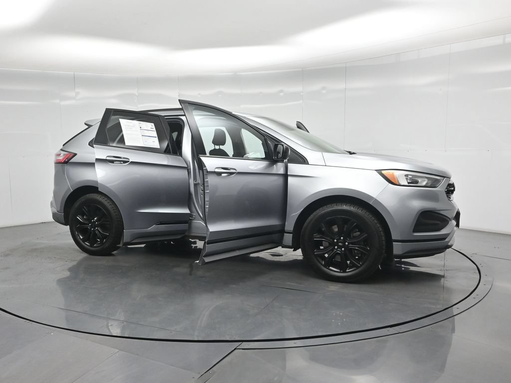Certified 2022 Ford Edge SE w/ Black Appearance Package AWD/4WD image 31