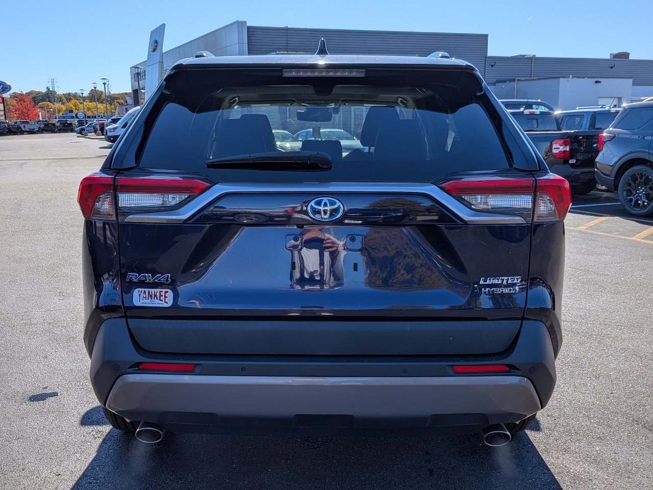 Used 2020 Toyota RAV4 Limited w/ Limited Grade Weather Package AWD/4WD image 5